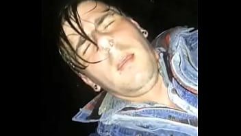 Denimfaggot Spaziert Im Regen In 10 Jeanshemden