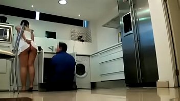 Mulher De Corno Se Exibindo Pro Encanador