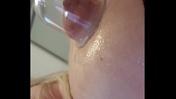 Nips N Lips Get Pumped