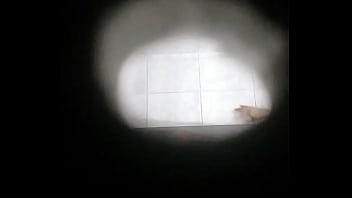 Mostrando A Bucetao Da Minha Esposa Apos Banho