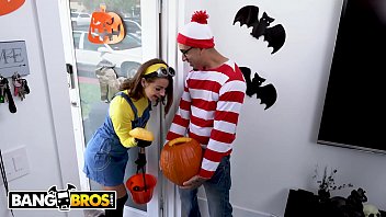 Bangbros - Teen Evelin Stone Gets Bruno Dickemz' Dick In A Pumpkin