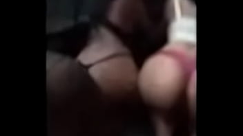 Mc Kevin Comendo 3 Novinhas