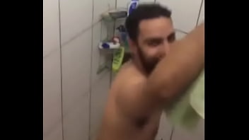 Hetero Universitário No Banho