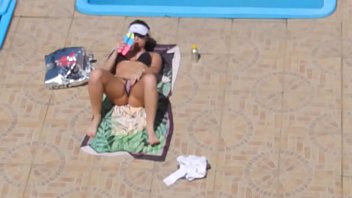 Flagra Safada Masturbando Piscina Flagged Girl Masturbate On The Pool