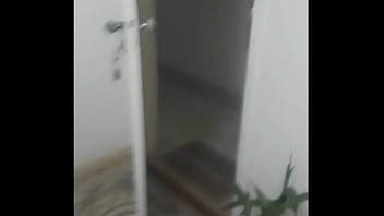 Transando Na Casa De Amigos Durante Uma Festa.