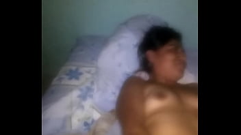 Pagando A La Empleada