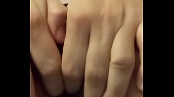 Puta Se Mete Los Dedos Al Culo