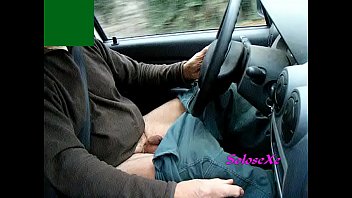 Ma bite à l_air en voiture 009