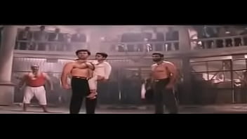 लड़की को देखकर मुठ मारता है