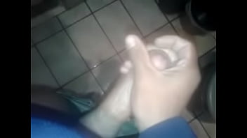 Novinho Batendo Uma - black, punheta, gozando, soloboy, batendo - Video 3868411