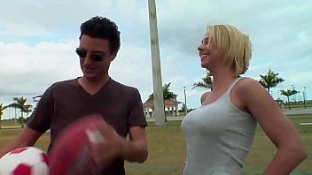 Blonde, Milf, Mature, Mom - Milf - 2025 - Amazing - Performance - Video 3743294