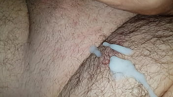 Geile Dwt Masturbiert Schon Wieder Und Spritzt