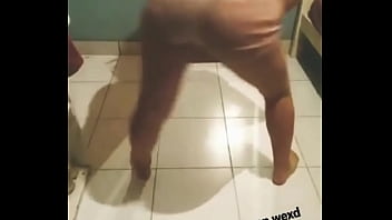 Morrita Meneando Su Culito