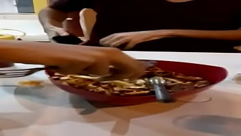 Comendo Gostoso Batatasbifase Até Não Aguentar Mais