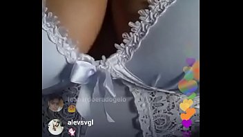 Morena Deslumbrante Of22icial