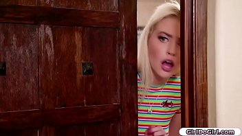 19yo Jane Wilde Finds New Roommate Chloe Masturbating On Bed