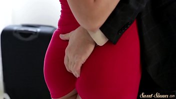 Glamorous Stepdaughter Gets Creampied