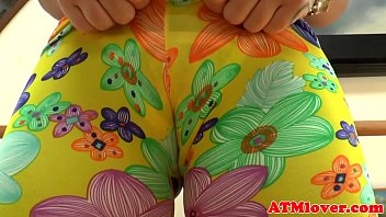 Analplay Loving Babe Shakes Her Round Booty