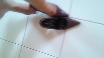 Mirella Mancini Scarpin Com Porra A Puta Mais Puta