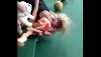 Cachorro Safado Aregacando A Barbie