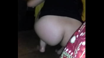 Mirando El Tremendo Culo De Mi Esposa Chilena