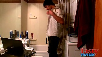 Tristan Hollister' Shower Fun