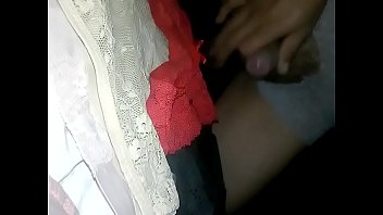 Me Masturbo Y Enseño Algo De Mi Colección.