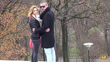 Hunt4k. A La Pelirroja Le Gusta Dar Sexo Por Dinero Frente A Su Novio