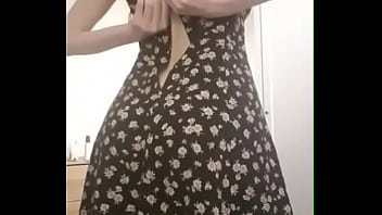 Teen In Summer Wear Strips Live On - Livebaes.com