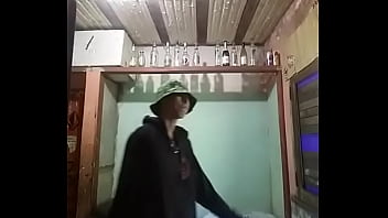 Chino Gimiendo Como Puta