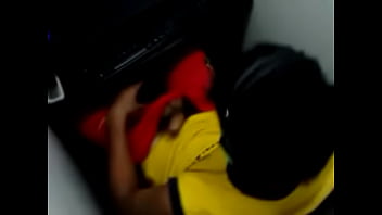 Un Pata Se La Corre En Las Cabinas Donde Trabajo