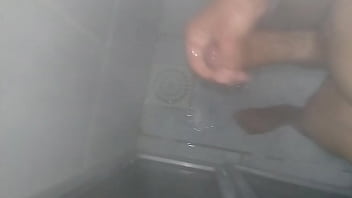 Novinho Se Masturbando No Banheiro..ģ