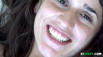 Sexting In Espana By Oye Loca Featuring Lucy