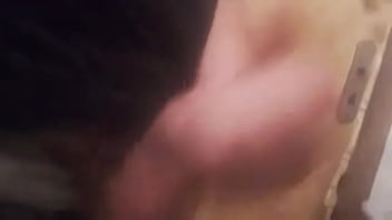 Batendo Uma Punheta ?