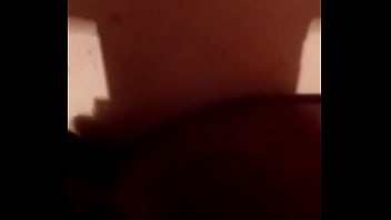 Chica Me Manda Vídeo, Tocándose