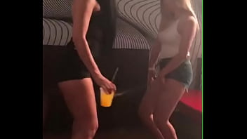 Adela Tanori Bailando