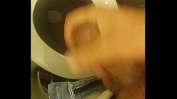 Punheta No Banheiro Do Avi_o (latam)