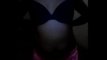 Chica Desnudándose Para Mi