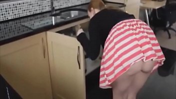 Awesome Girl Cleavage Fun - cleavage, downblouse - Video 3786588