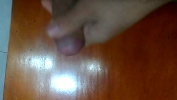 Chico Argentino Circuncidado Se Masturba