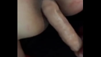 Ella Con Un Dildo Hasta Adentro