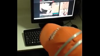Punheta No Cyber