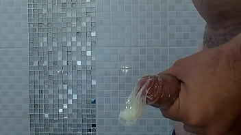 Punheta Com Camisinha - punheta, soloboy, novinho - Video 3781776