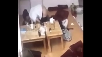 chơi nhau tại quán trà sữa mà kh_ng biết ngại tình y_u thật mãnh liệt full to phimquaylen.net