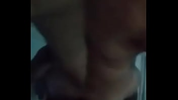 Rebolando Na Pirocs No Banho