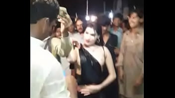 Sexy Dance Mujra In Public Flashing Boobs