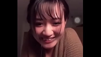 Gái xinh bigo thả r_ng khoe vếu