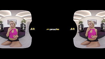 Victoria Pure Covers Her Naked Body In Piss In Vr Porn Movie