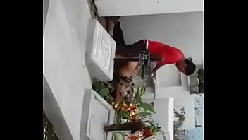 Hombre Esta Enterrando Mujer En El Cementerio