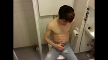 Boy - Quick Jerk-off In Jeans